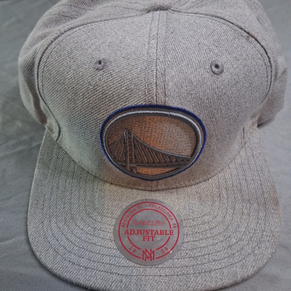 Nostalgia Gray Bridge Embroidered Cap